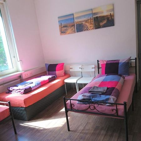 Nest City - Not A Hotel, Private Room With Shared Showers, No Parking, Breakfast, Or Kitchen, Towels Available For A Fee, Check-In 4 Pm To 11 Pm Konstancja Zewnętrze zdjęcie