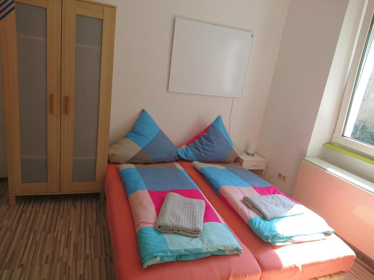 Nest City - Not A Hotel, Private Room With Shared Showers, No Parking, Breakfast, Or Kitchen, Towels Available For A Fee, Check-In 4 Pm To 11 Pm Konstancja Zewnętrze zdjęcie